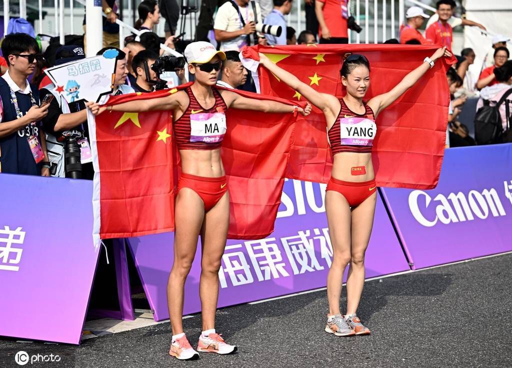 63岁的前助教鲁特沙恩已经离队。